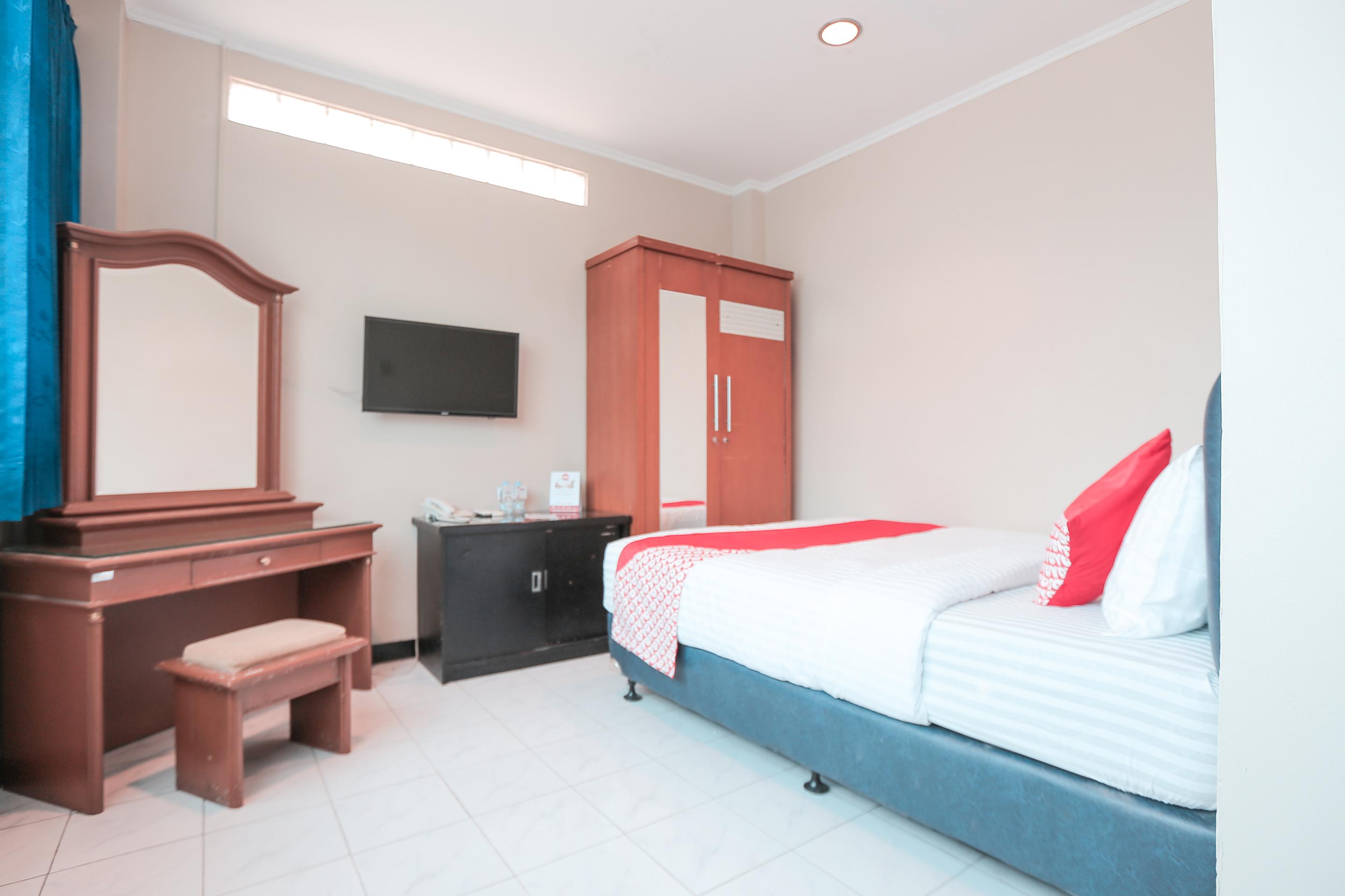 Oyo 117 Blueberry Homestay Jakarta Exterior photo
