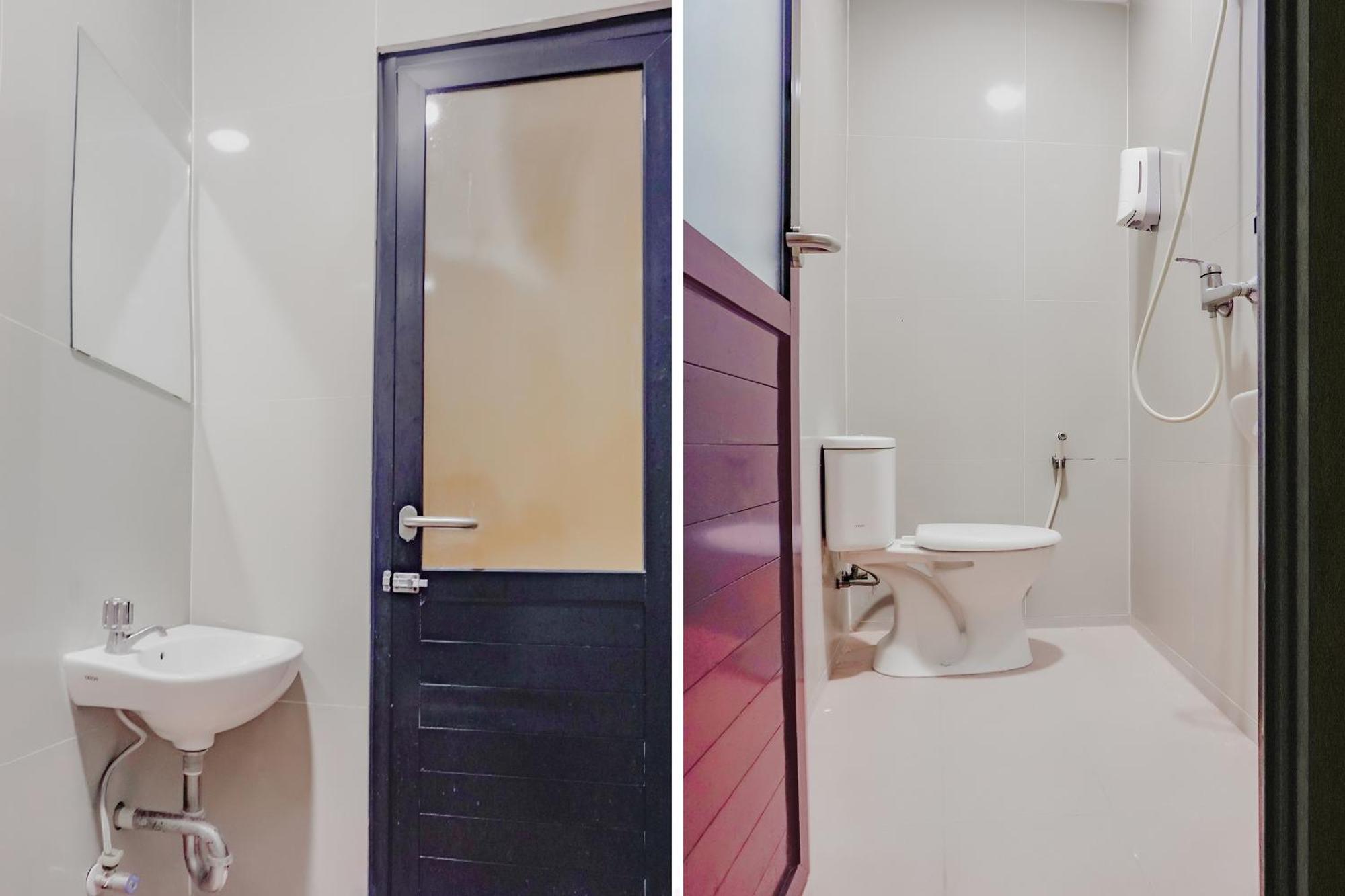 Oyo 117 Blueberry Homestay Jakarta Exterior photo