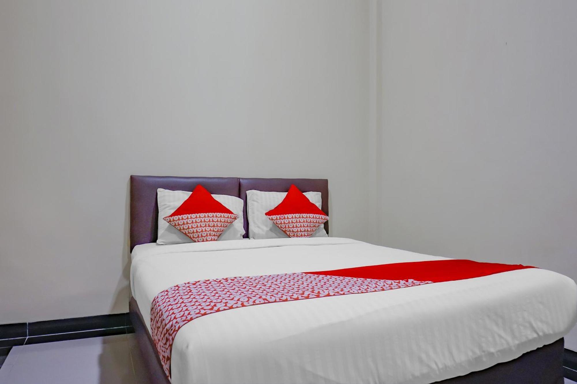 Oyo 117 Blueberry Homestay Jakarta Exterior photo
