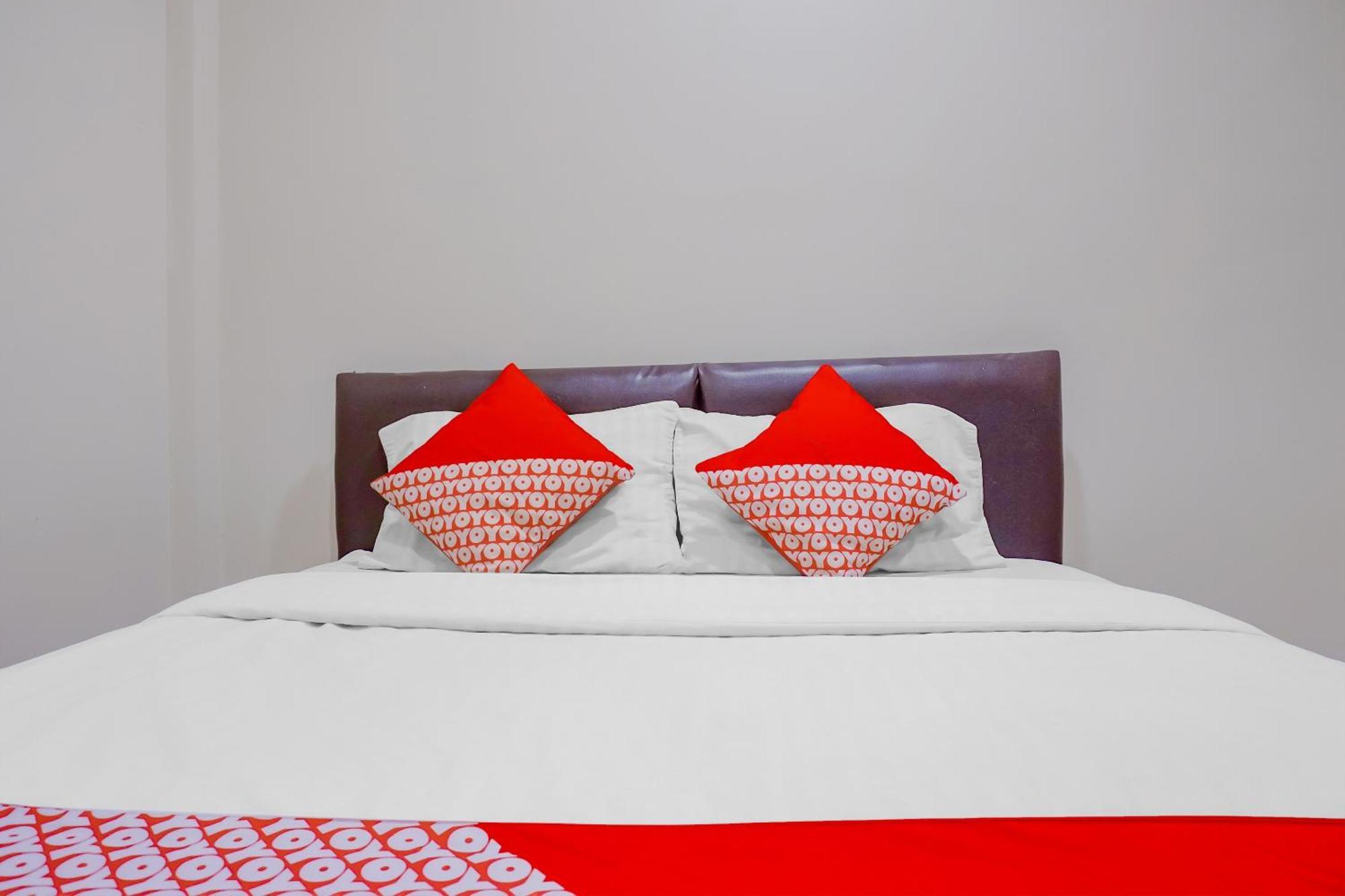 Oyo 117 Blueberry Homestay Jakarta Exterior photo
