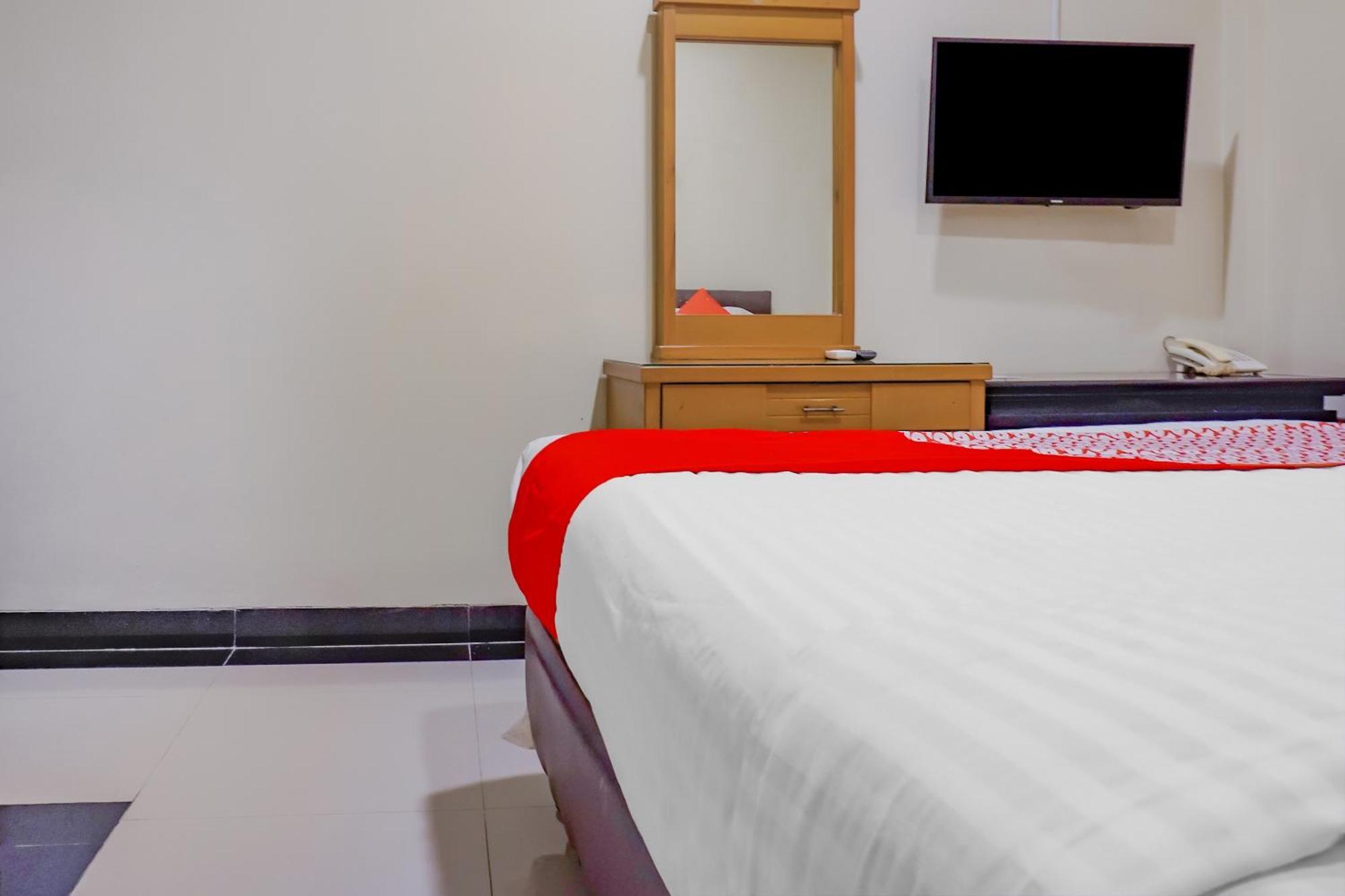 Oyo 117 Blueberry Homestay Jakarta Exterior photo
